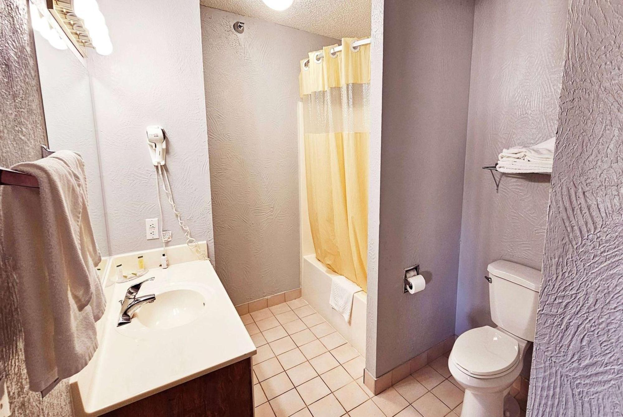 Days Inn By Wyndham Ozark Springfield Ngoại thất bức ảnh
