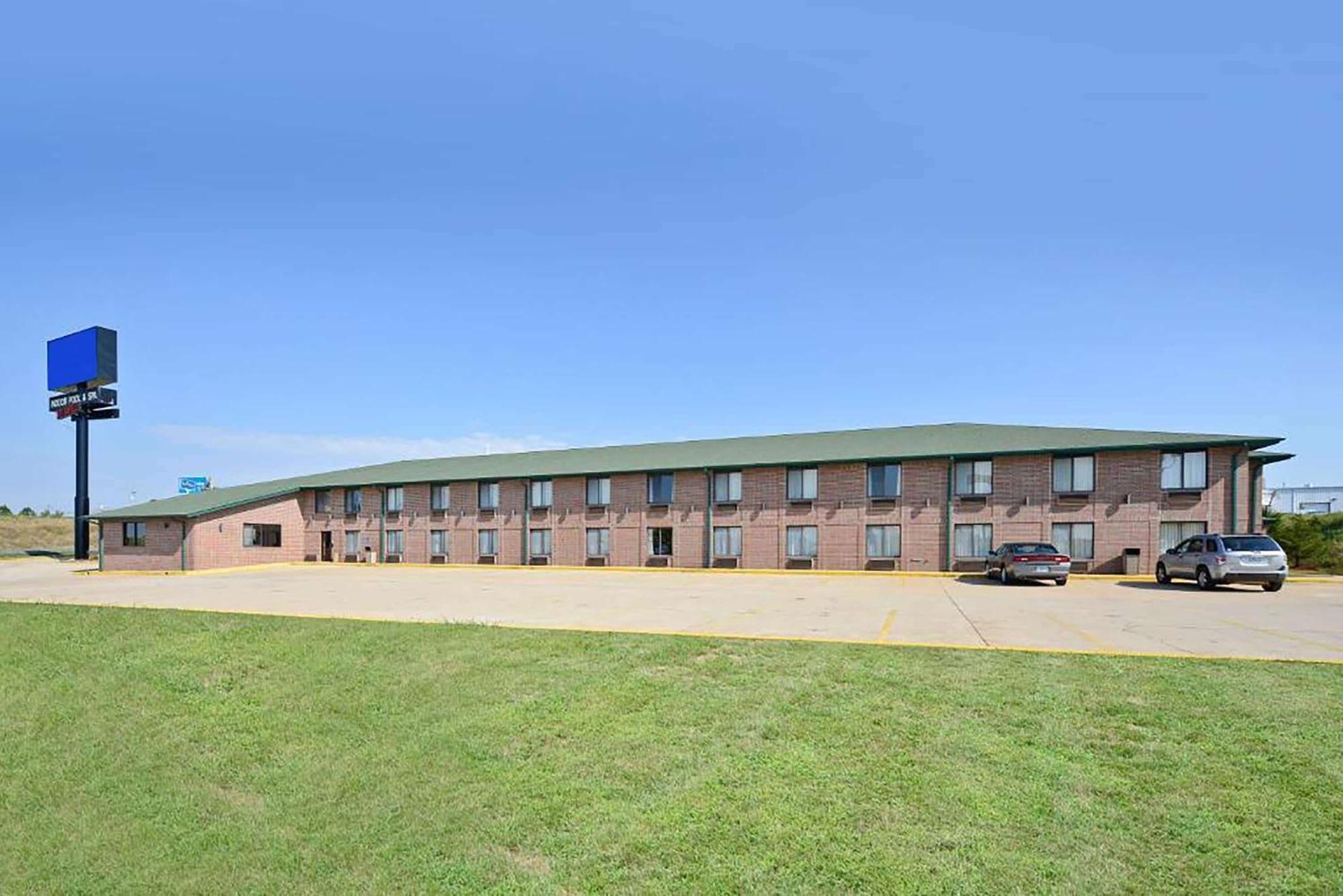 Days Inn By Wyndham Ozark Springfield Ngoại thất bức ảnh