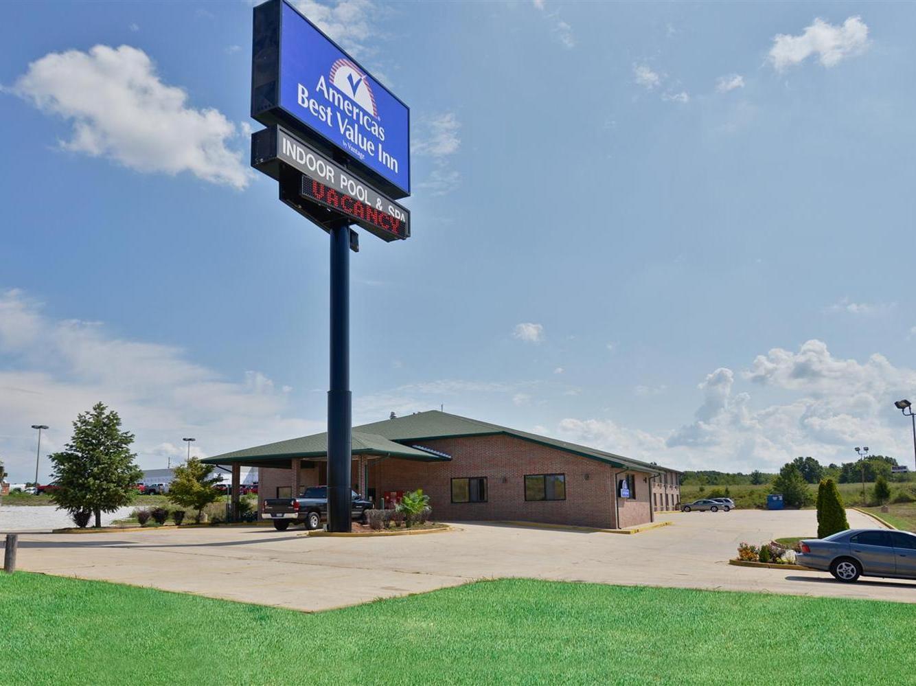 Days Inn By Wyndham Ozark Springfield Ngoại thất bức ảnh
